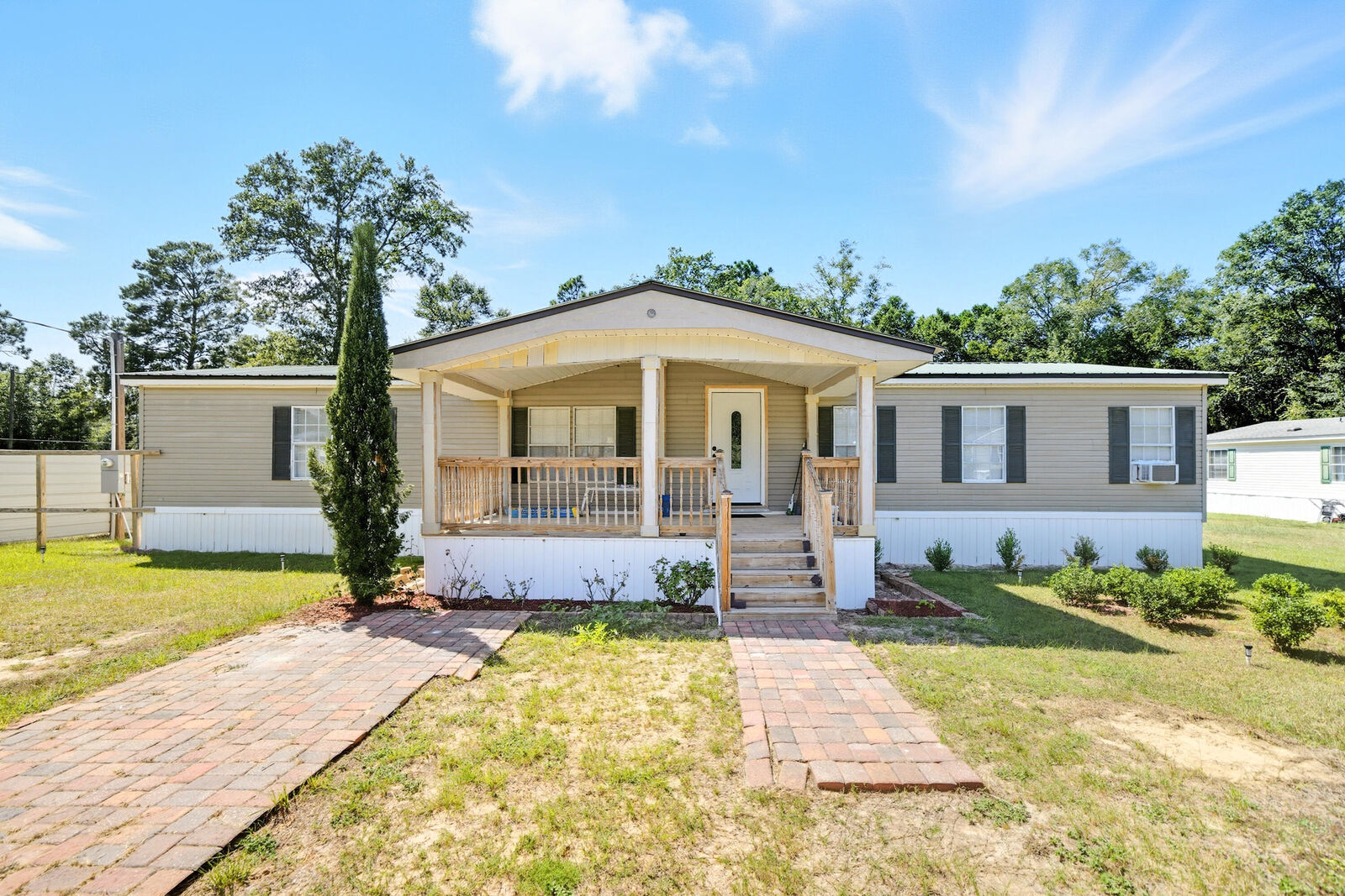 Property Photo:  714 E Picasso Circle  FL 32433 