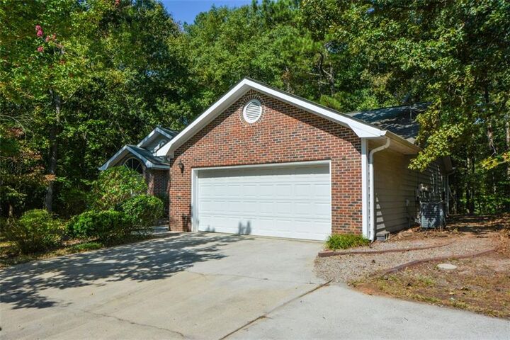 Property Photo:  3078 Essex Drive  GA 30180 