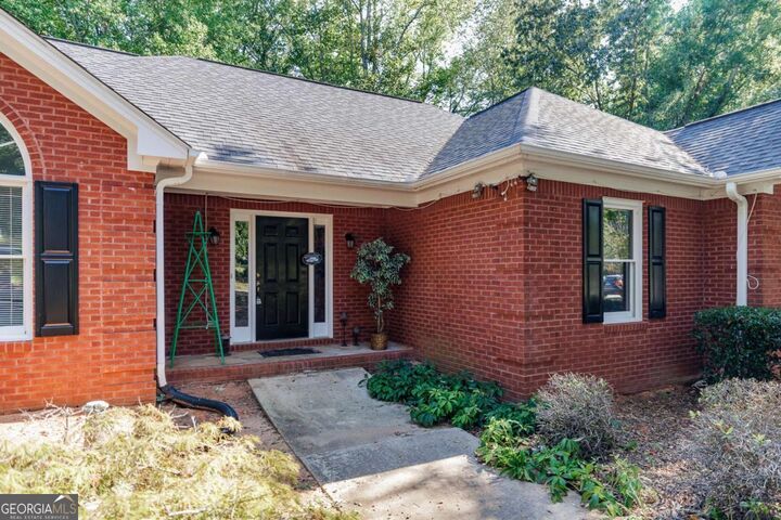 Property Photo: 1220 Twelve Oaks Circle GA 30677