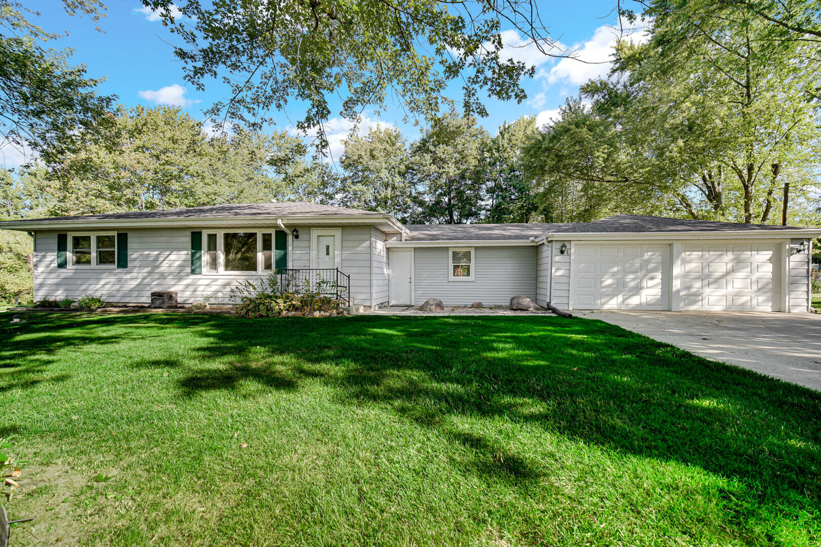 Property Photo: 545 W Fatima Street IN 46385