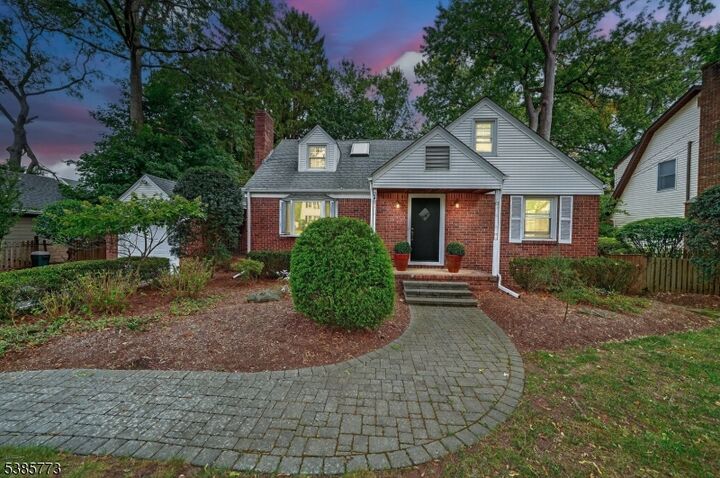 24 S Lyle Ave  Tenafly Boro NJ 07670 photo