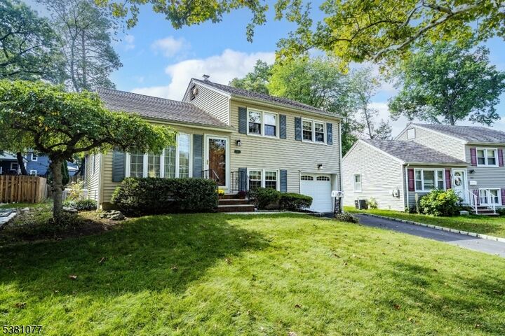 Property Photo:  524 William St  NJ 07076 