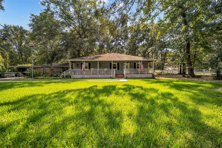 Property Photo:  1100 Papoose Trail  TX 77316 
