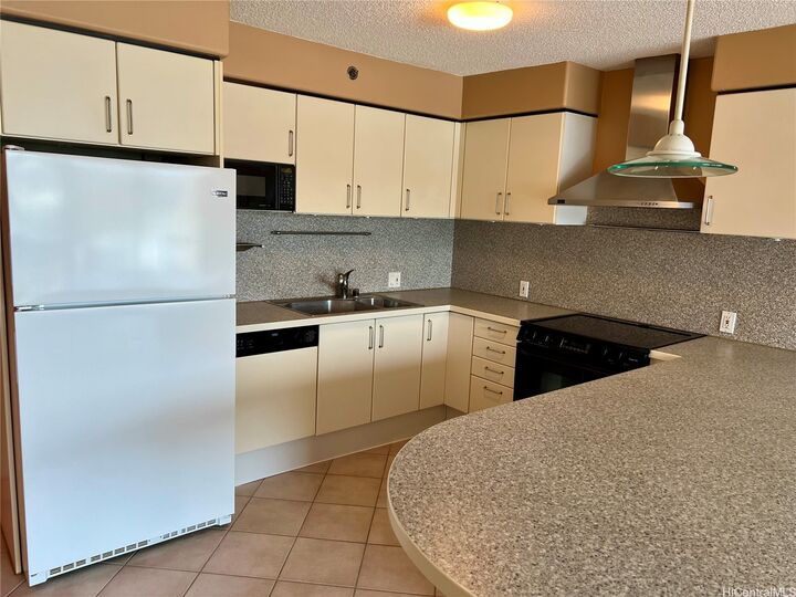 Property Photo:  801 S King Street 3107  HI 96813 