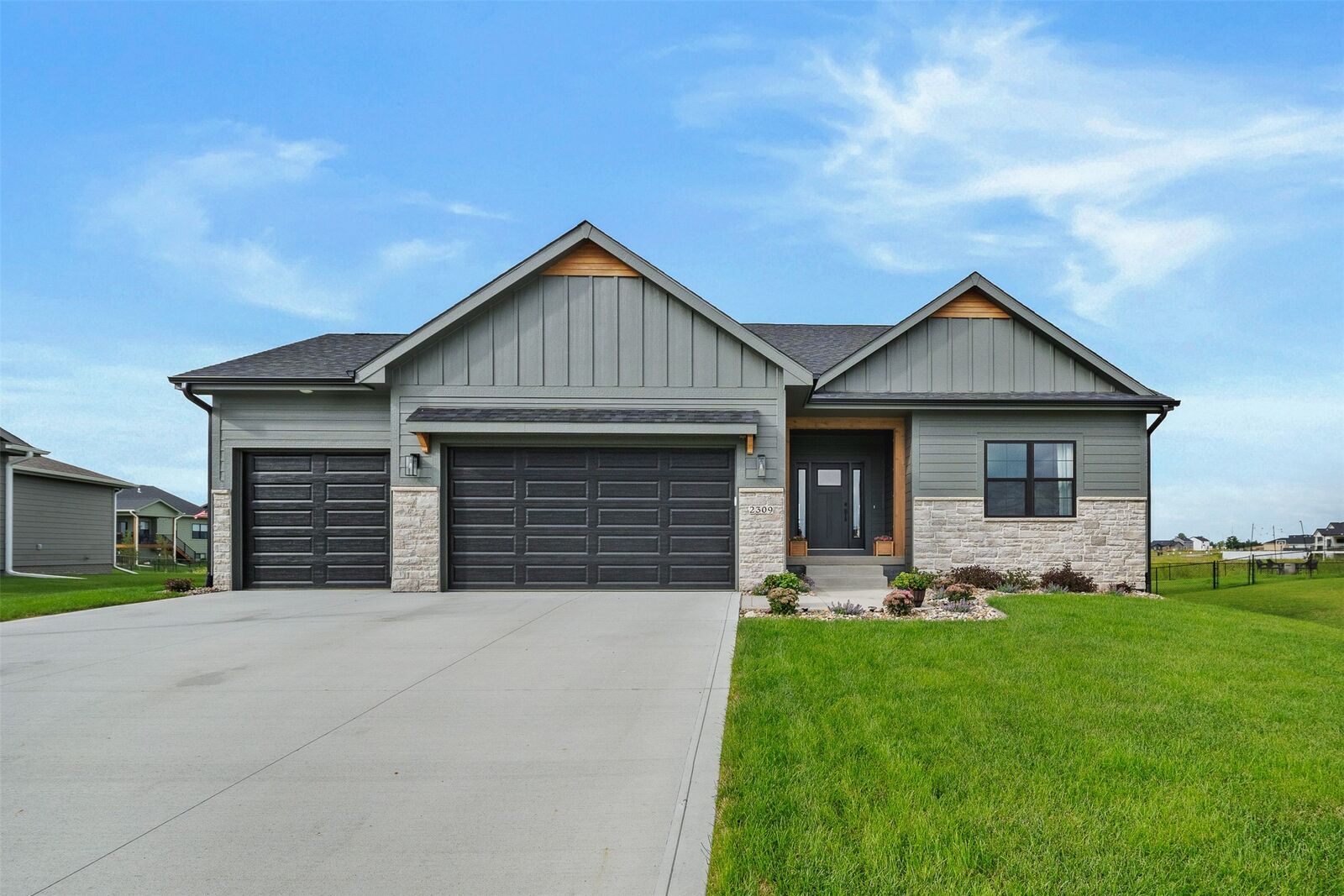 Property Photo:  2309 NW 29th Street  IA 50023 