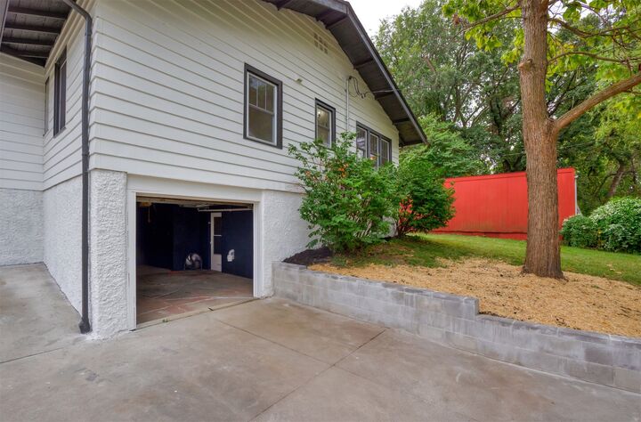 Property Photo: 710 31st Street IA 50312