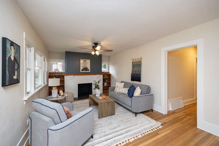 Property Photo: 710 31st Street IA 50312