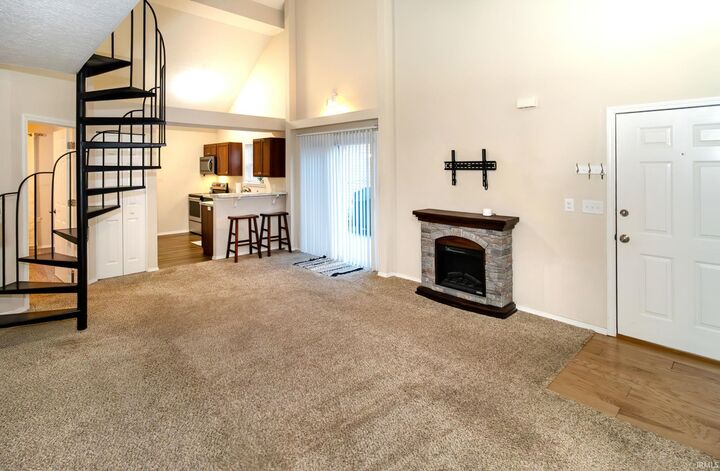 Property Photo: 3941 Seasons Pointe IN 47715