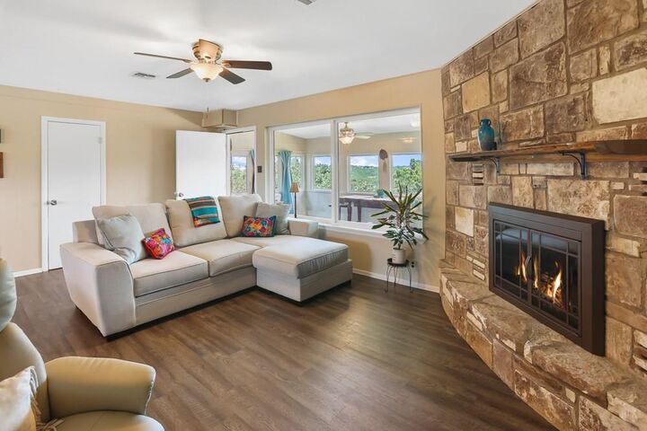 Property Photo: 115 Village Dr TX 78028