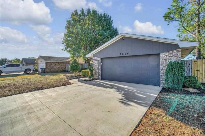 Property Photo:  7606 SW Cherokee Ave  OK 73505 