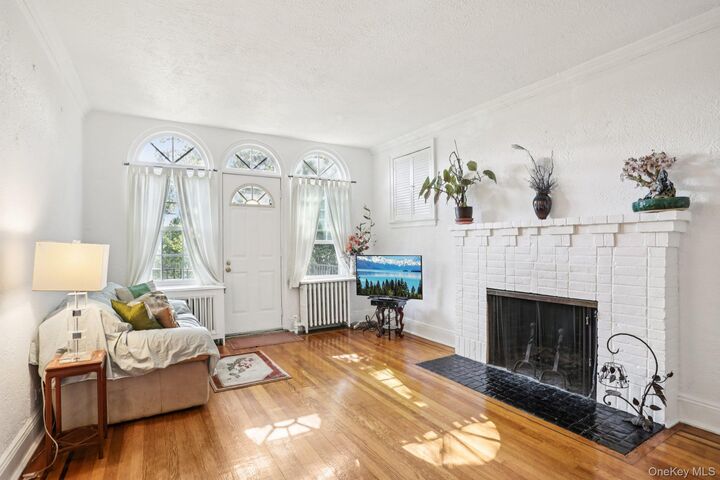 Property Photo:  184 Hillcrest Road  NY 10552 