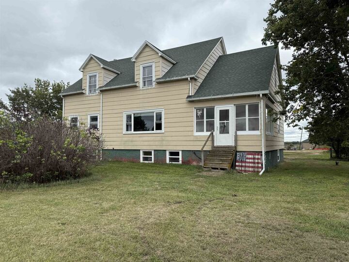 Property Photo:  2600 E Philip Ave  NE 69101 