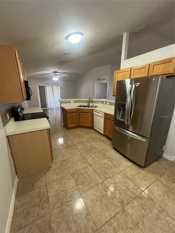 Property Photo: 5524 Sycamore Canyon Drive FL 34758