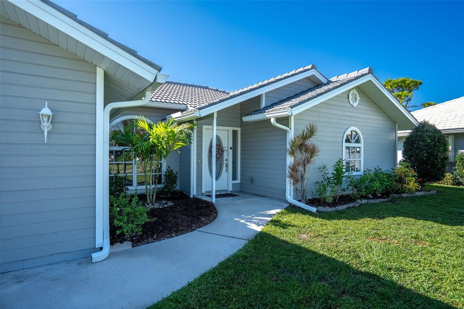 Property Photo: 1830 Killdeer Court FL 34293