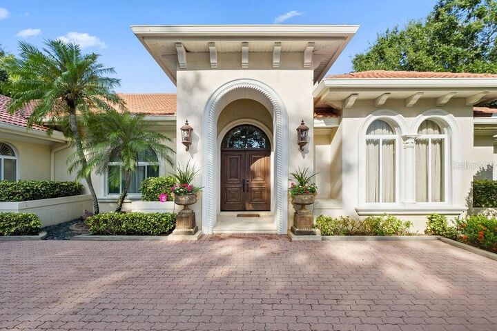 Property Photo:  9826 Laurel Valley Drive  FL 34786 