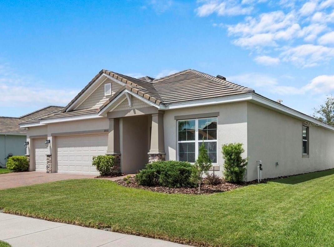 Property Photo:  11933 Cinnamon Fern Drive  FL 33579 