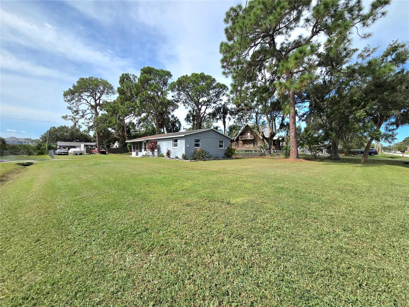 Property Photo: 106 5th Street NW FL 33570