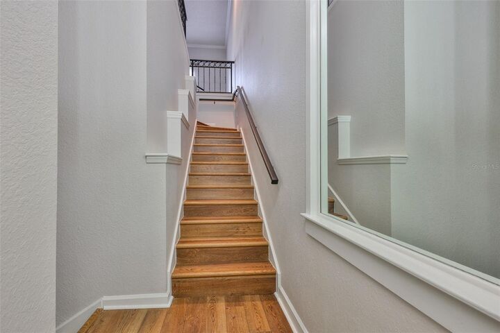 Property Photo:  606 Masthead Court  FL 33602 