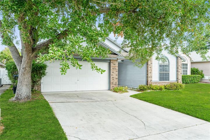 Property Photo:  2207 Settlers Trail  FL 32837 