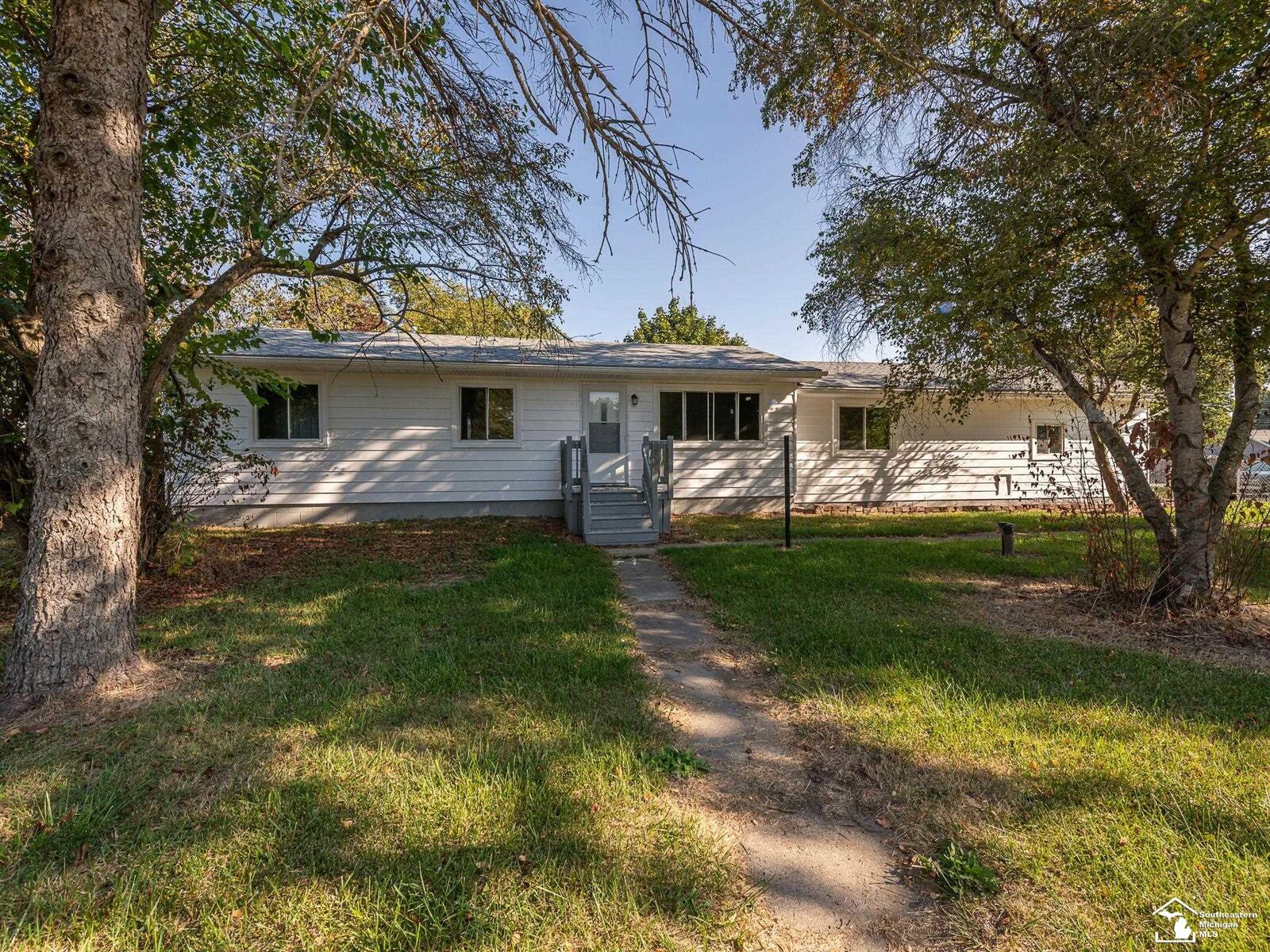 Property Photo: 8850 Day Street MI 48162