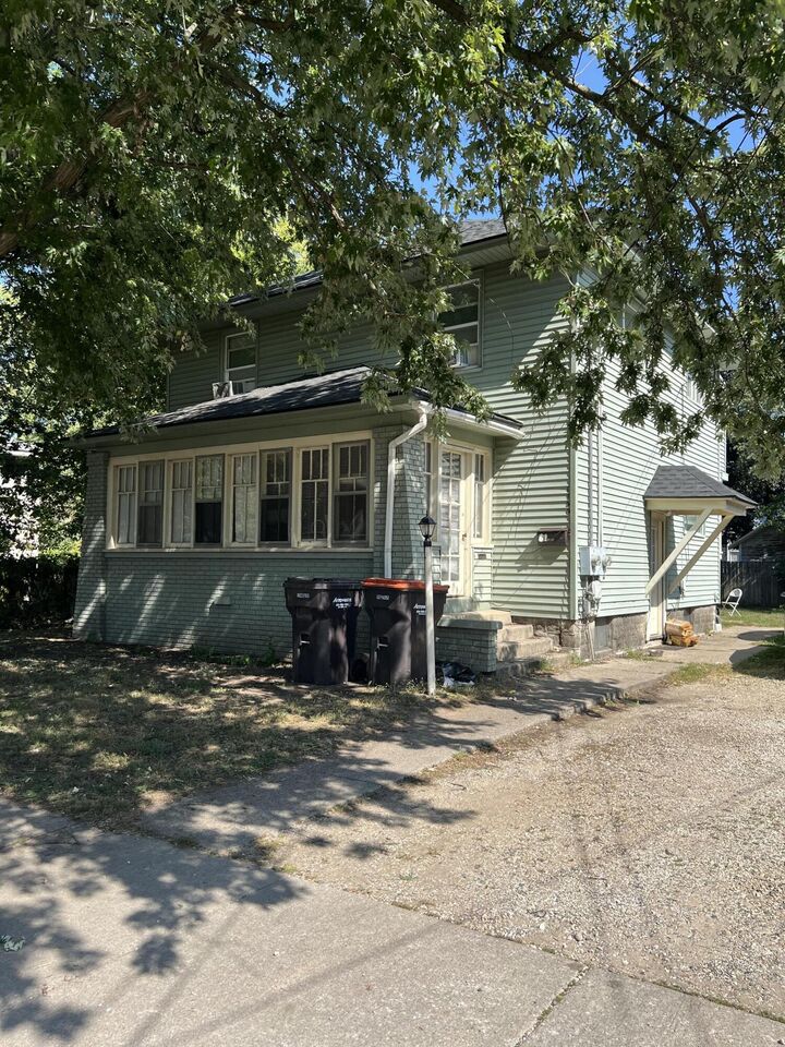 1750 Berkley Avenue SW  Wyoming MI 49509 photo