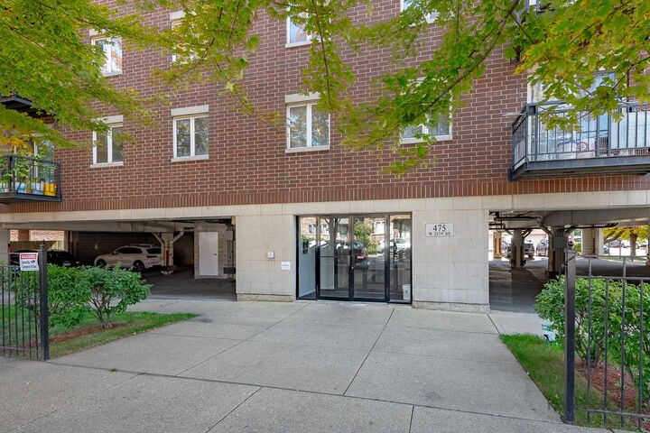 Property Photo: 475 W 24th Street 2A IL 60616