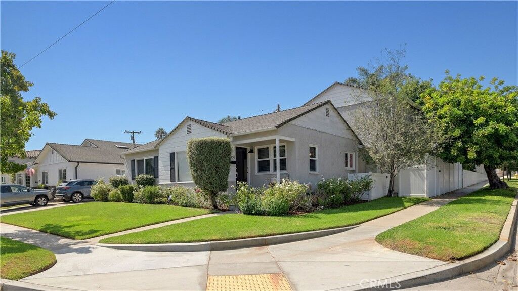 Property Photo: 2209 Faymont Avenue CA 90266