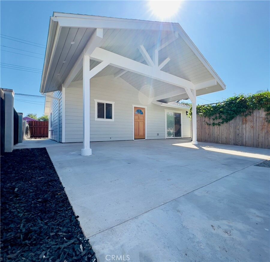 Property Photo:  738 Calle Fresno  CA 91360 