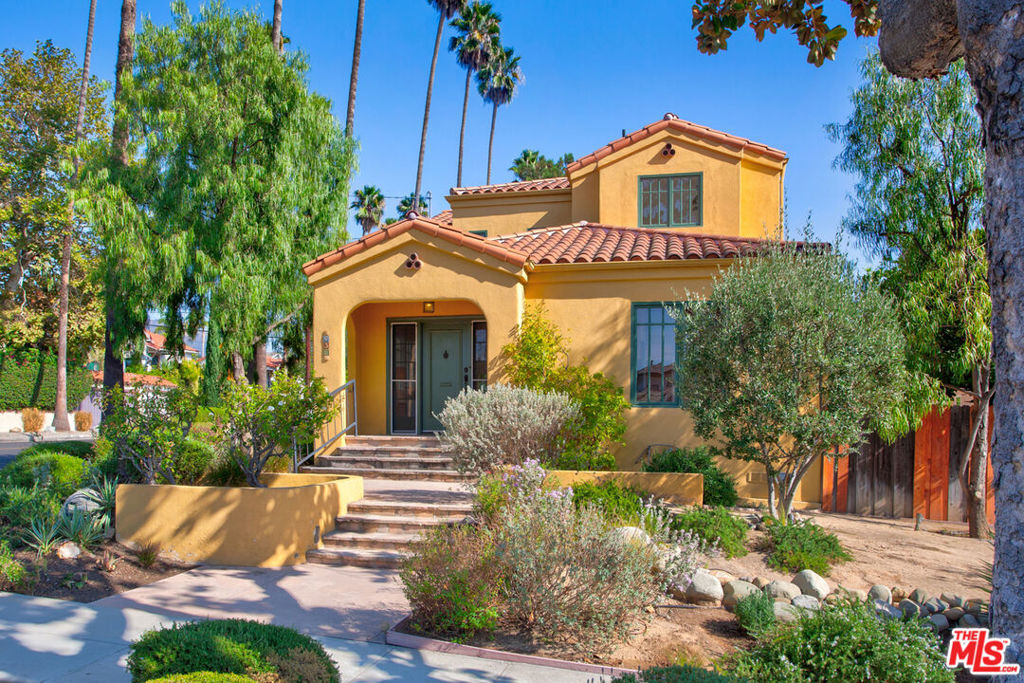 Property Photo: 938 E Palm Avenue CA 91501