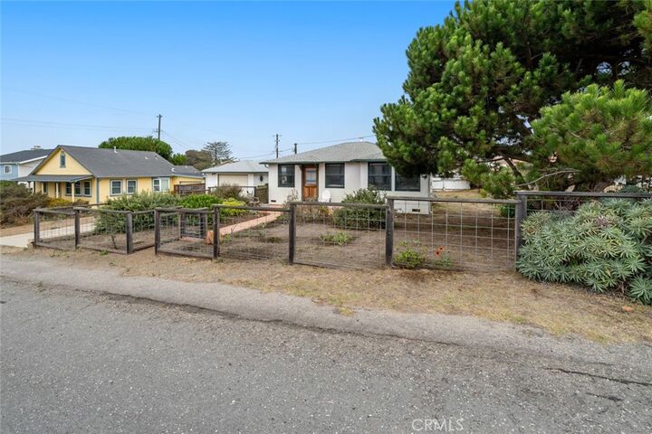 Property Photo:  595 Driftwood Street  CA 93442 