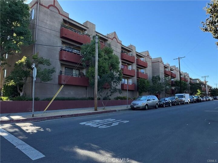 Property Photo:  4717 Ben Avenue 204  CA 91607 