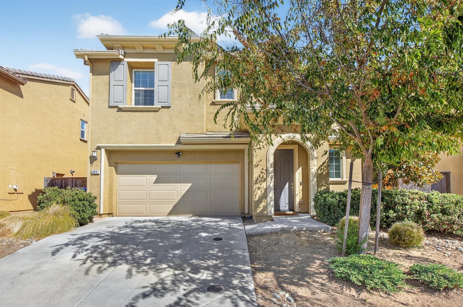 Property Photo:  8837 Navarrin Way  CA 95828 