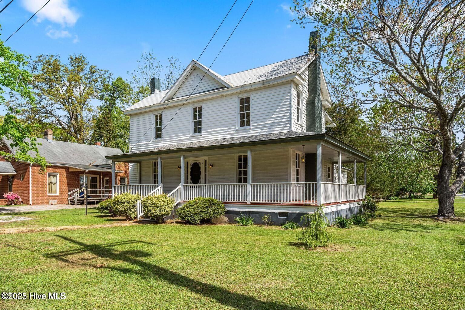 Property Photo:  107 Church Street E  NC 27822 