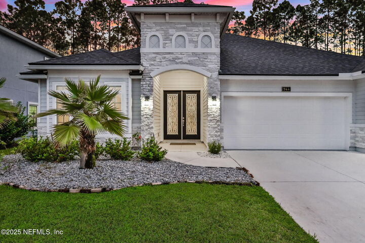 Property Photo:  944 Laurel Valley Drive  FL 32065 