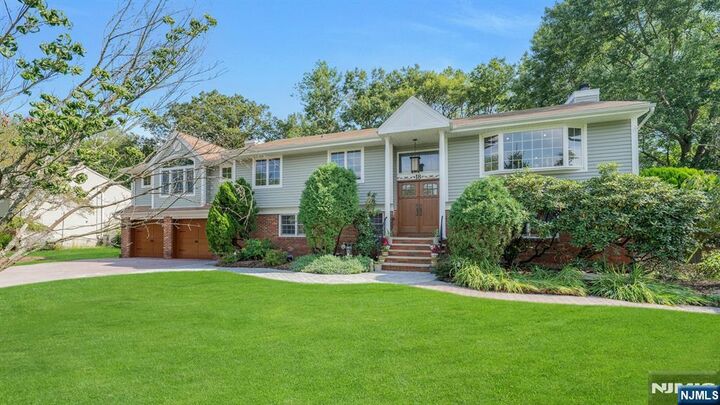 Property Photo:  18 Bayberry Drive  NJ 07645 