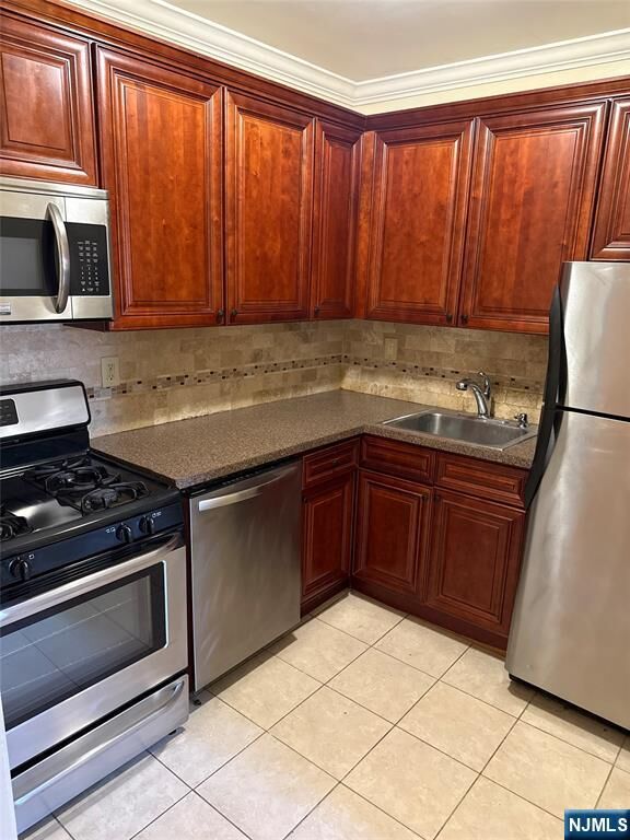 Property Photo:  166 Grand Avenue D1  NJ 07631 