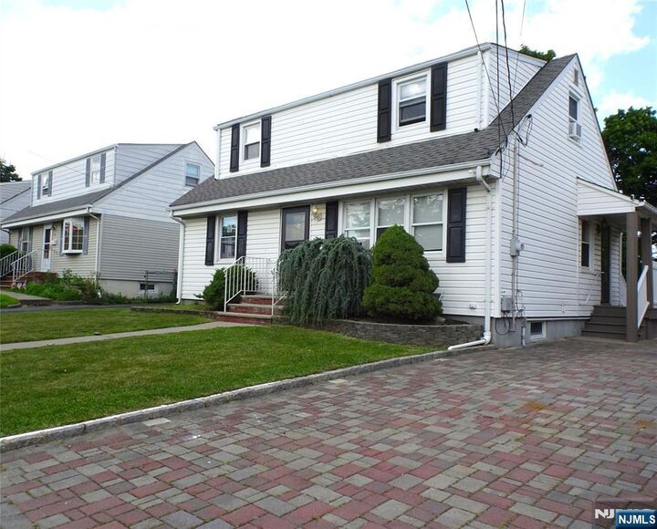Property Photo:  52 Saint Philips Drive  NJ 07013 