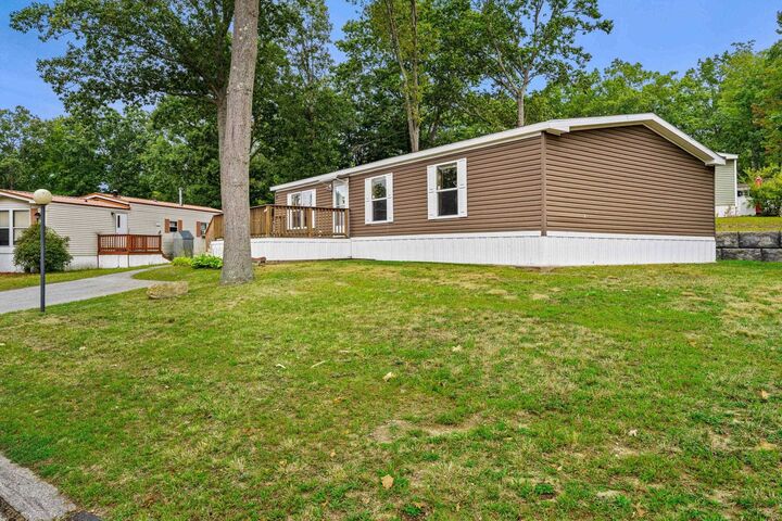 Property Photo: 5 N Fuchsia Drive NH 03867