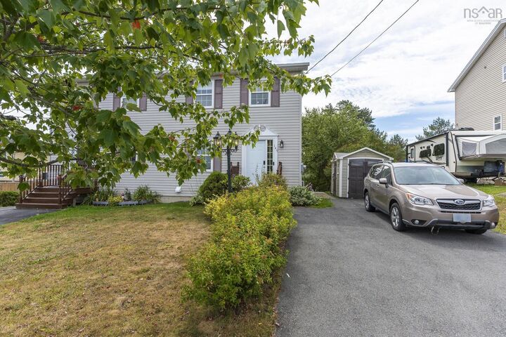 Property Photo:  147 Governors Lake Drive  NS B3T 1A4 