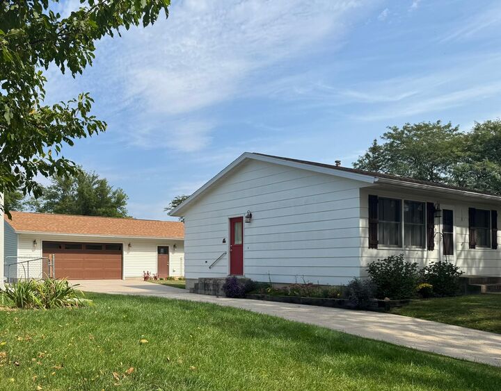 Property Photo:  709 19th Street SE  MN 55904 