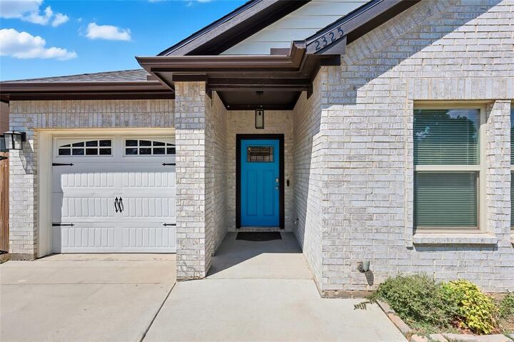 Property Photo: 2325 Echo Lake Drive TX 75253