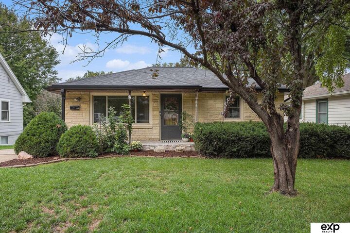 Property Photo:  1935 S 53rd Street  NE 68506 