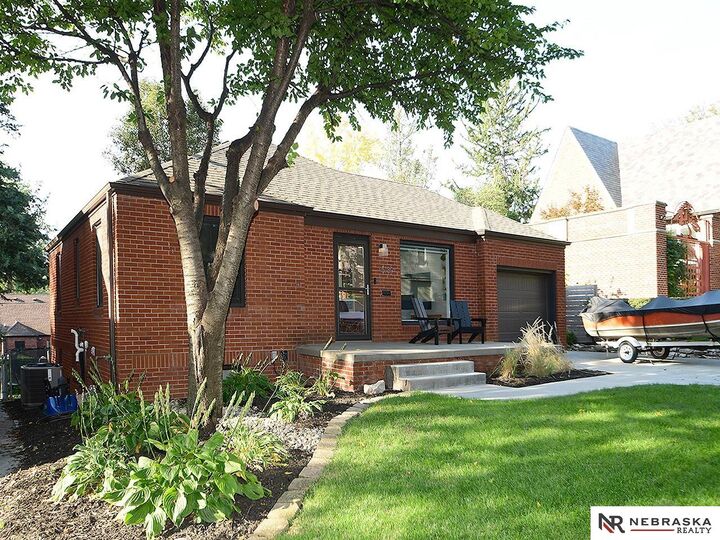 Property Photo:  5139 Erskine Street  NE 68104 