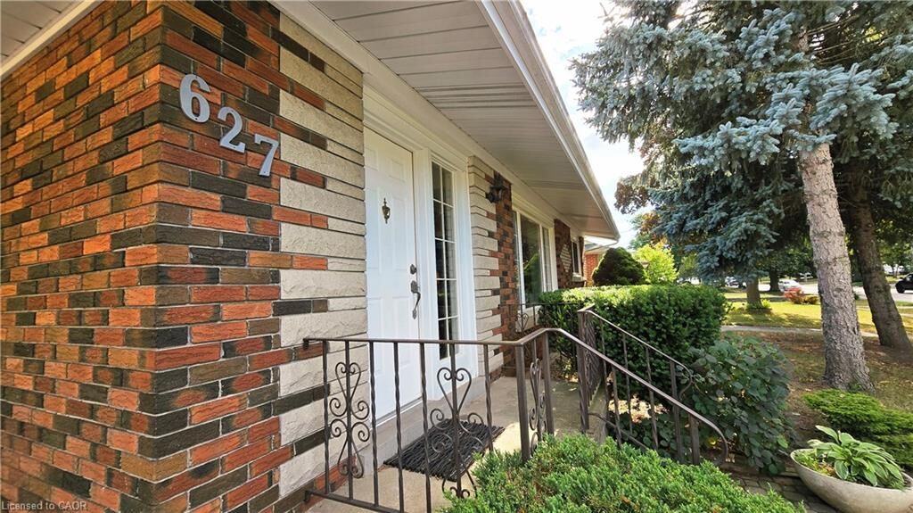 Property Photo: 627 Krug Street ON N2B 1L9