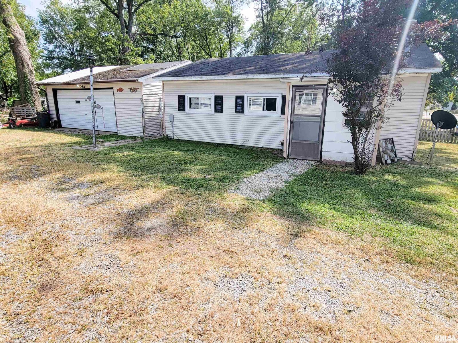 Property Photo: 595 West Street IL 62858