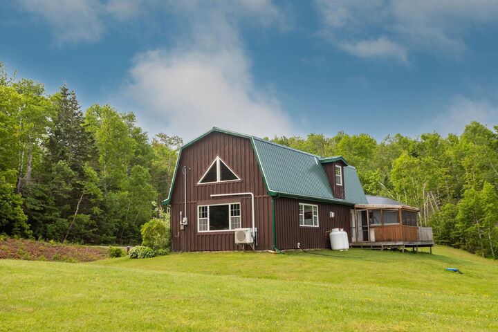 Property Photo:  1114 St. Catherine'S Road  PE C0A 1C0 