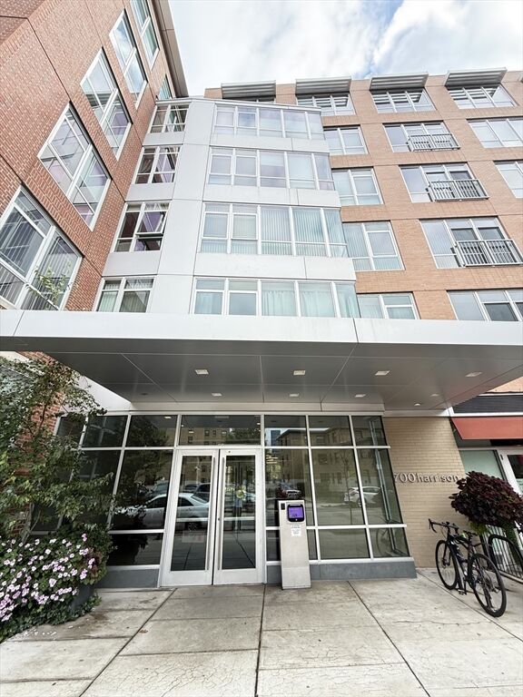 Property Photo:  700 Harrison Ave 615  MA 02118
