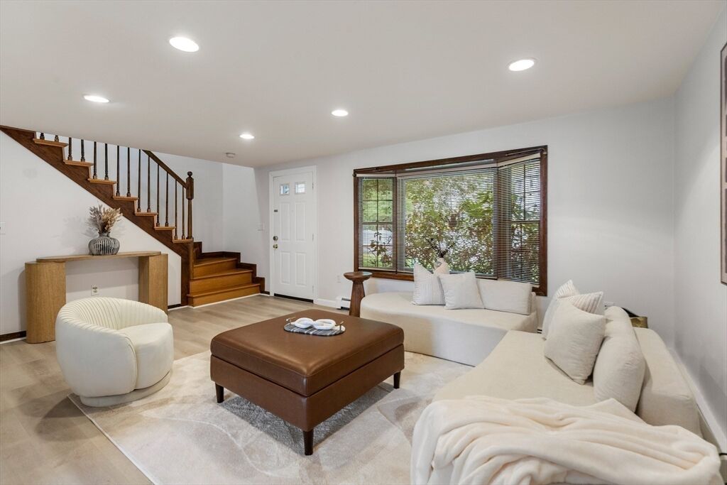 Property Photo:  4 Anderson Way 2  MA 02148 