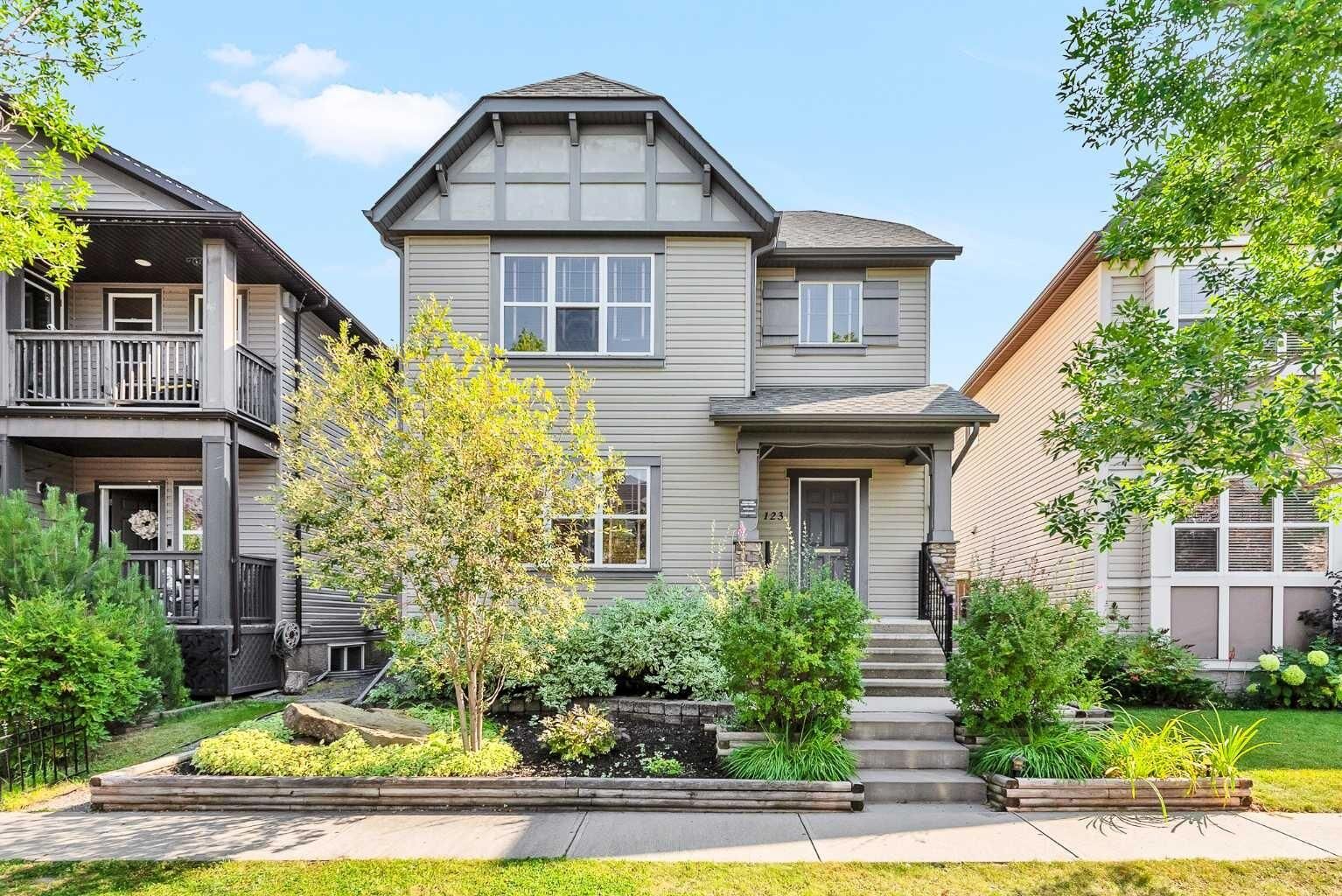 Property Photo:  123 Elgin Terrace SE  AB T2Z 0H6 