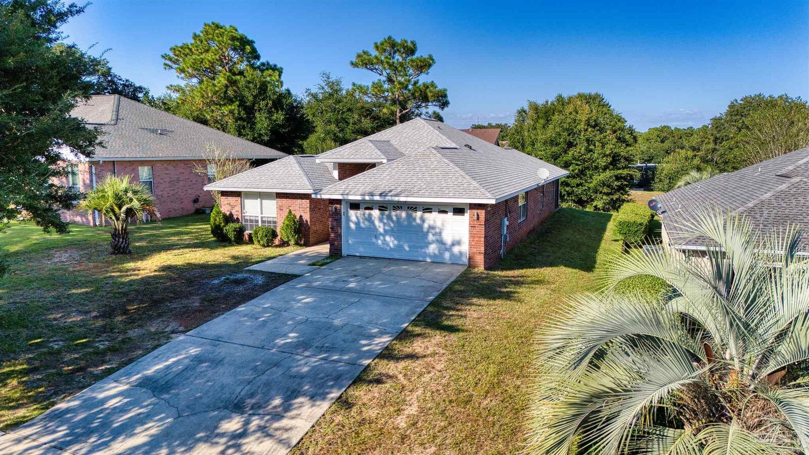 Property Photo:  2016 Pin High Dr  FL 32526 